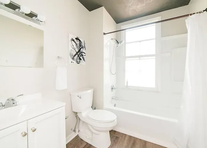 Apartment Comfortable And Walkable - Off-street Parking Pittsburgh