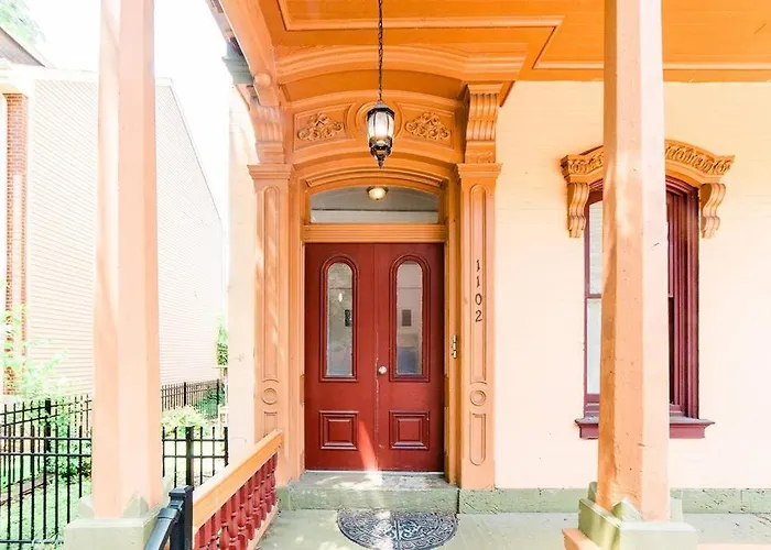 Comfortable And Walkable - Off-street Parking Apartment *